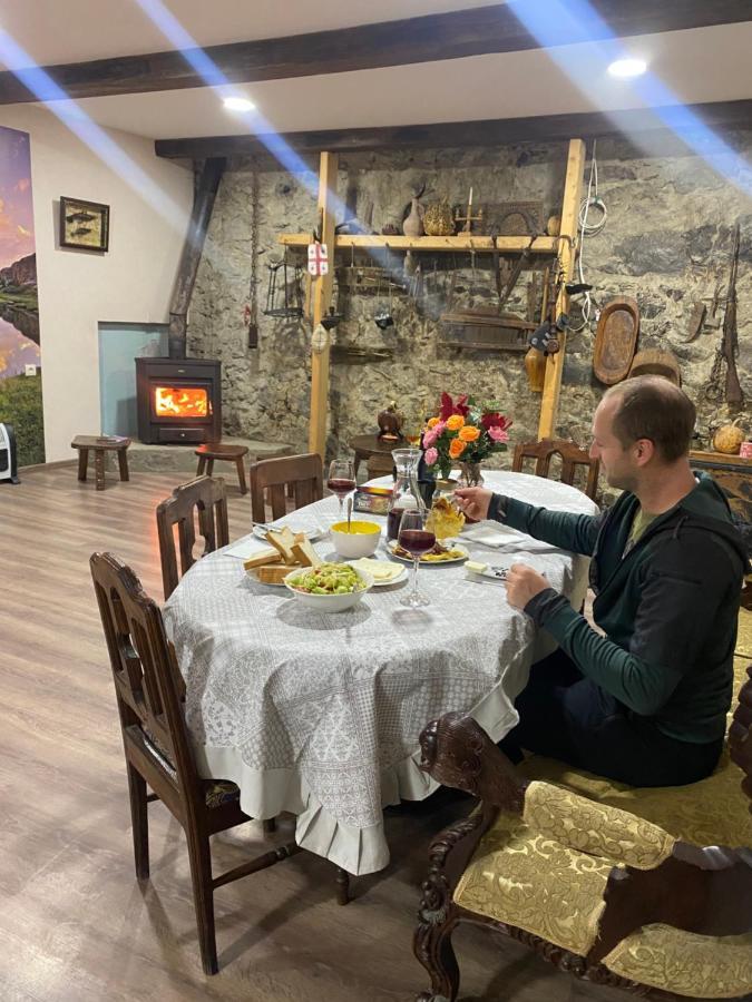 Iuri Udesiani'S Guesthouse Местия Екстериор снимка